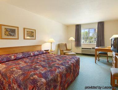 Hotel Super 8 By Wyndham Sheldon Pokoj fotografie