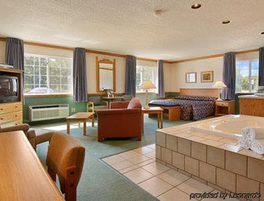 Hotel Super 8 By Wyndham Sheldon Interiér fotografie